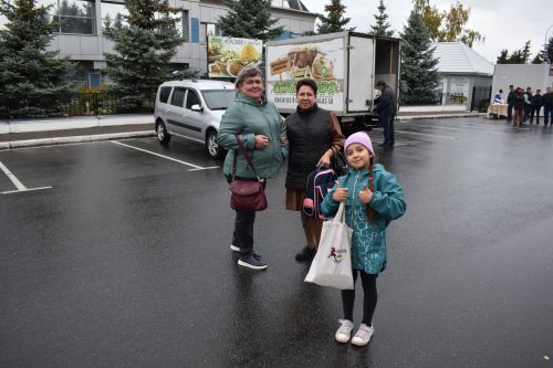 На осенней ярмарке алексеевцы покупали цветы, мясо, картофель и подписывались на «районку»