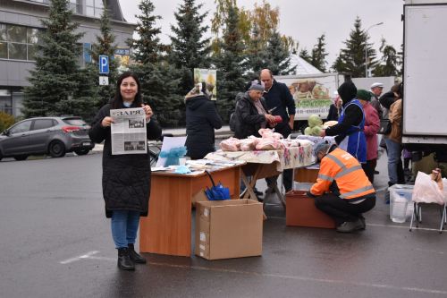 На осенней ярмарке алексеевцы покупали цветы, мясо, картофель и подписывались на «районку»