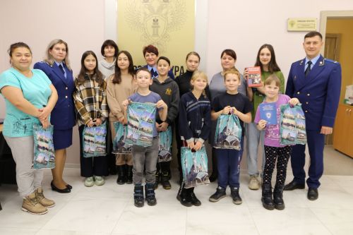 Прокуратура Алексеевского района организовала экскурсию по ведомству для воспитанников приюта «Забота»