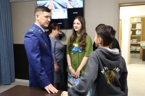 Прокуратура Алексеевского района организовала экскурсию по ведомству для воспитанников приюта «Забота»