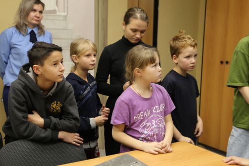 Прокуратура Алексеевского района организовала экскурсию по ведомству для воспитанников приюта «Забота»