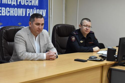 В отделе МВД поздравили участковых уполномоченных с их профессиональным праздником