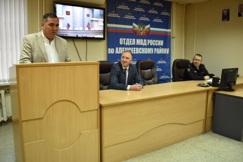 В отделе МВД поздравили участковых уполномоченных с их профессиональным праздником