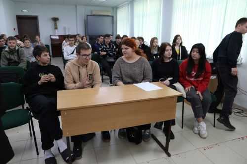 «Белая мечеть, тюбетейка и матрешка»: студенты колледжа окунулись в культуру родного края