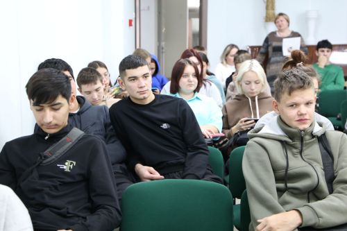 «Белая мечеть, тюбетейка и матрешка»: студенты колледжа окунулись в культуру родного края