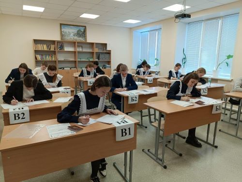 Алексеевские выпускники приняли участие в региональной акции «Всё решают только знания: разберем со специалистом!»