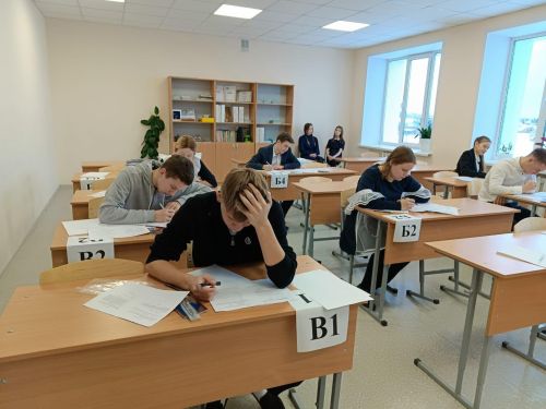 Алексеевские выпускники приняли участие в региональной акции «Всё решают только знания: разберем со специалистом!»
