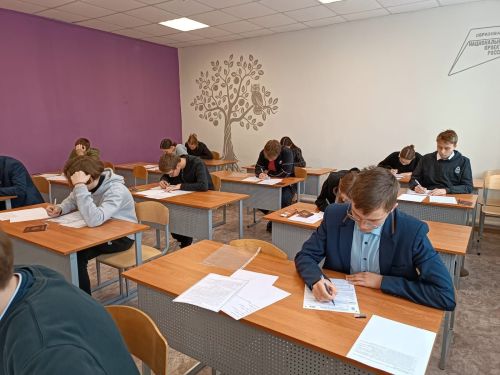 Алексеевские одиннадцатиклассники написали итоговое сочинение