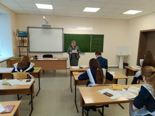 Алексеевские одиннадцатиклассники написали итоговое сочинение