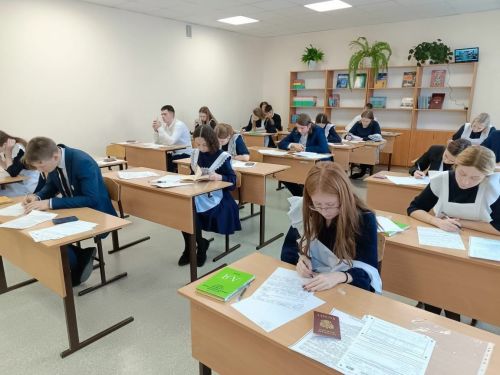Алексеевские одиннадцатиклассники написали итоговое сочинение
