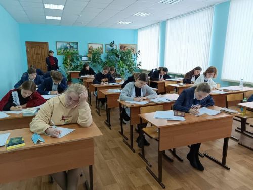 Алексеевские одиннадцатиклассники написали итоговое сочинение