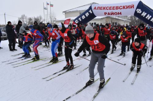 Около двухсот пятидесяти алексеевцев приняли участие в «Лыжне России»