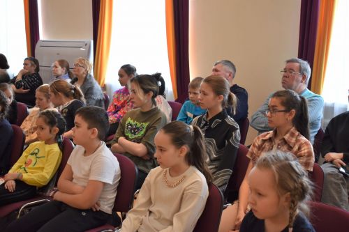 Алексеевских художников познакомили с творчеством Рериха