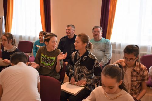 Алексеевских художников познакомили с творчеством Рериха