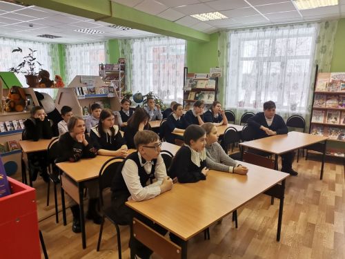 В Центральной детской библиотеке почтили память погибших в Сталинградской битве