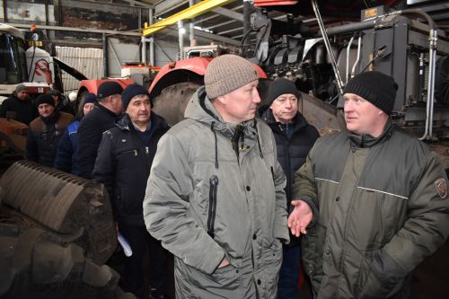 В НП «Алексеевское» оценили ход ремонта сельскохозяйственной техники