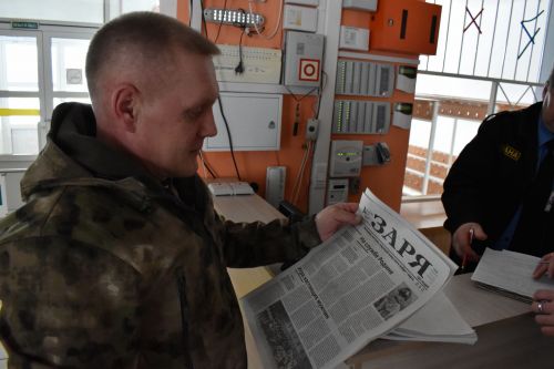 В канун Дня защитника Отечества ученики второй школы подготовили для пап патриотический концерт