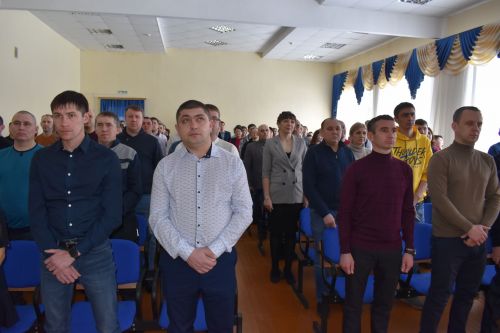 В канун Дня защитника Отечества ученики второй школы подготовили для пап патриотический концерт