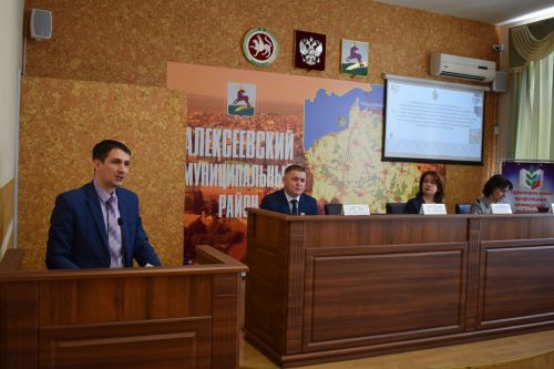 В Алексеевском профсоюз работников образования подвел итоги работы и наградил лучших