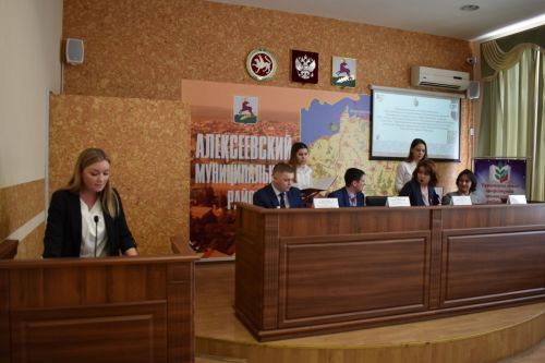 В Алексеевском профсоюз работников образования подвел итоги работы и наградил лучших
