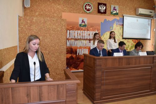 В Алексеевском профсоюз работников образования подвел итоги работы и наградил лучших