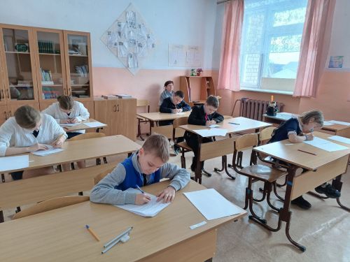 Для алексеевских учеников 4–8-х классов стартовали всероссийские проверочные работы