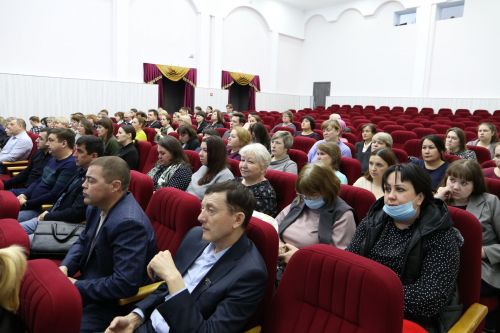 «Свадьбой заканчиваются сказки, а в жизни всё только начинается»: в Алексеевском дан старт республиканскому проекту по укреплению семейных отношений