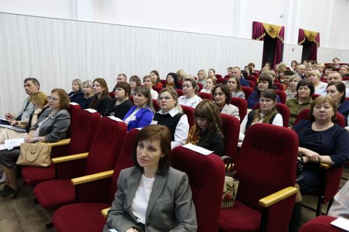 «Свадьбой заканчиваются сказки, а в жизни всё только начинается»: в Алексеевском дан старт республиканскому проекту по укреплению семейных отношений