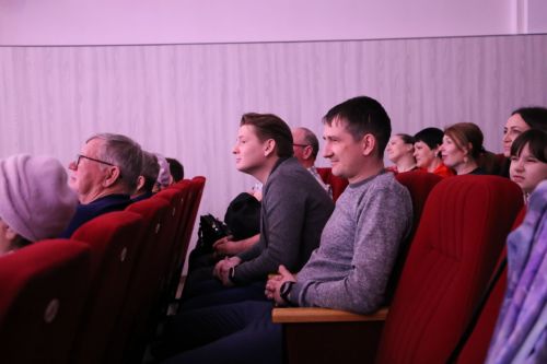 В РДК состоялся показ нового спектакля «Девчата»