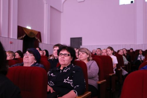 В РДК состоялся показ нового спектакля «Девчата»