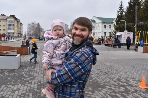 Восточные мотивы, горячий плов, танцы и игры: в Алексеевском отпраздновали Навруз