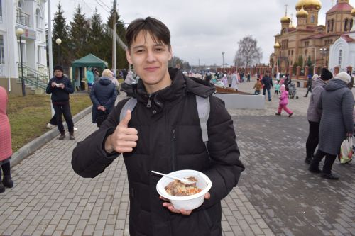 Восточные мотивы, горячий плов, танцы и игры: в Алексеевском отпраздновали Навруз