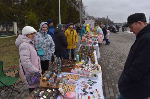Восточные мотивы, горячий плов, танцы и игры: в Алексеевском отпраздновали Навруз