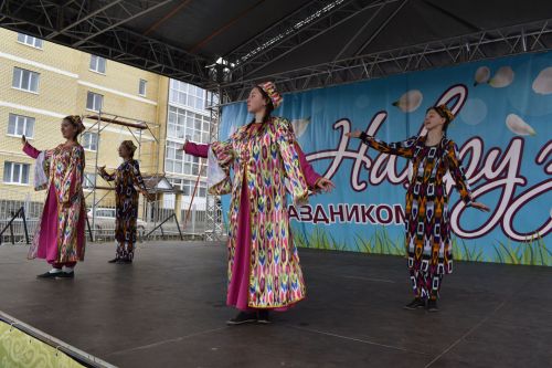 Восточные мотивы, горячий плов, танцы и игры: в Алексеевском отпраздновали Навруз