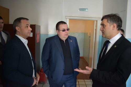Глава Минздрава РТ посетил Алексеевскую ЦРБ и наградил лучших медиков