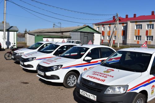 В Алексеевском провели техосмотр учебных машин и мотоцикла