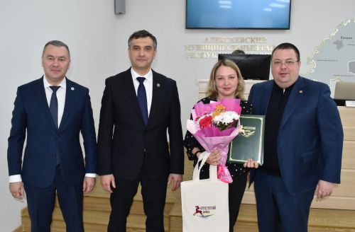 Глава Минздрава РТ посетил Алексеевскую ЦРБ и наградил лучших медиков