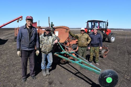 В Алексеевском районе хозяйства приступили к севу яровых зерновых