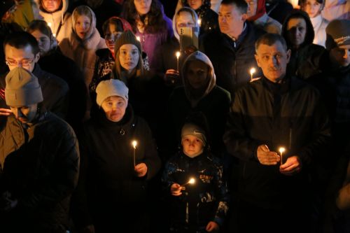 Фоторепортаж: пасхальная служба в Алексеевском