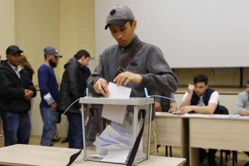 В Алексеевском граждане Узбекистана приняли участие в референдуме