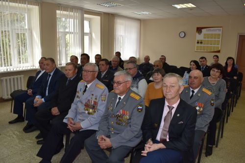 В Алексеевском открыли обновленную памятную доску Валерию Уральскому