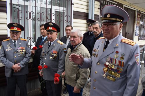 В Алексеевском открыли обновленную памятную доску Валерию Уральскому
