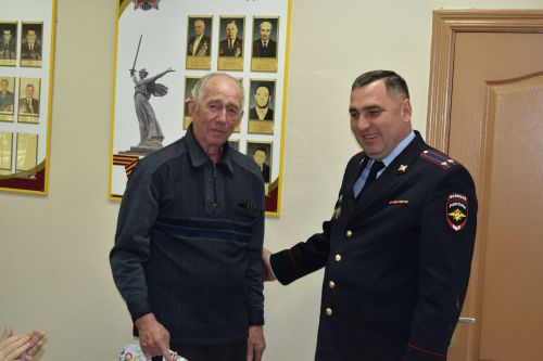 В Алексеевском открыли обновленную памятную доску Валерию Уральскому
