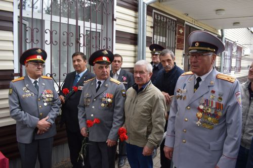 В Алексеевском открыли обновленную памятную доску Валерию Уральскому