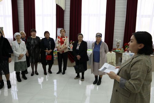 Алексеевцев старшего возраста наградили за творчество