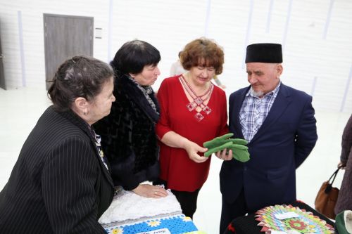 Алексеевцев старшего возраста наградили за творчество