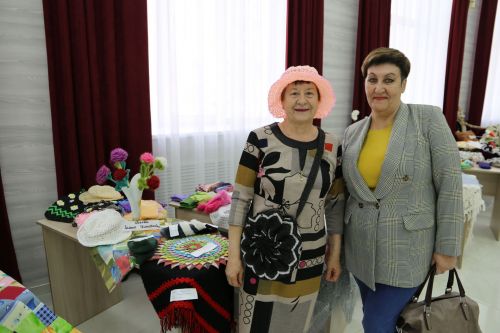 Алексеевцев старшего возраста наградили за творчество