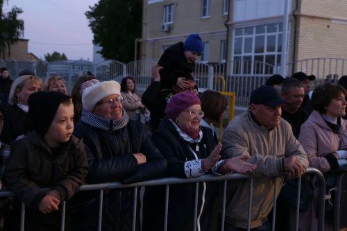 Фоторепортаж: в День Победы в Алексеевском показали театрализованное представление