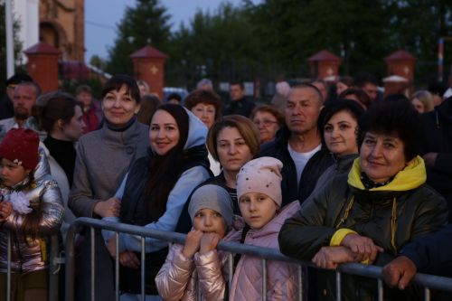 Фоторепортаж: в День Победы в Алексеевском показали театрализованное представление