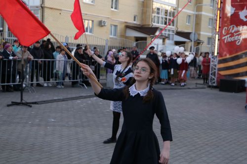 Фоторепортаж: в День Победы в Алексеевском показали театрализованное представление